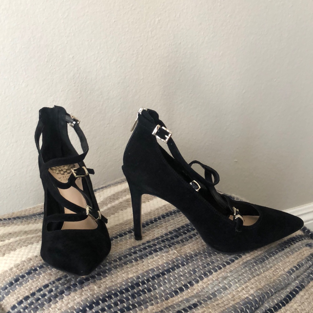 Vince Camuto Black Suede Pump!